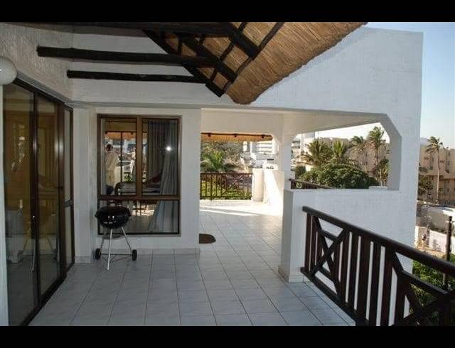 3 BEDROOM FLAT TO LET IN COMPENSATION BEACH